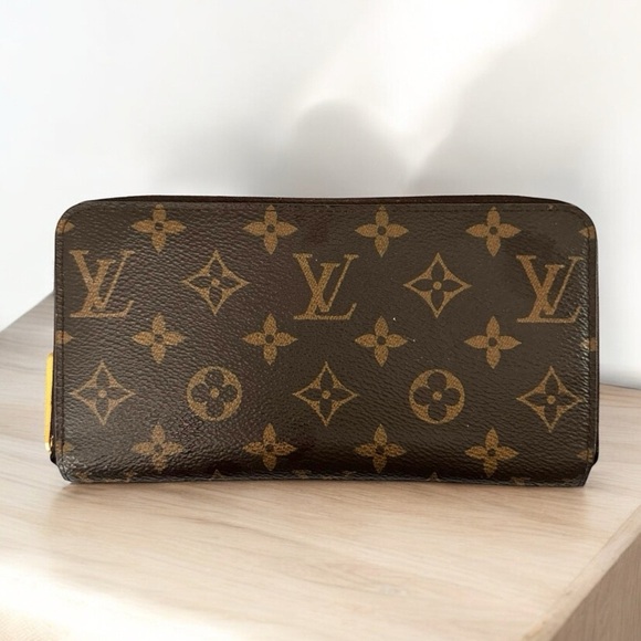 Louis Vuitton Monogram Leather Long Zippy Wallet - Picture 1 of 15